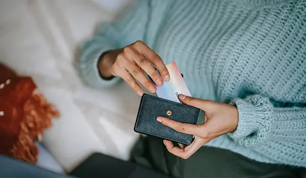 Bạn có thể tự động trích 1 phần lương để vào tài khoản tiết kiệm mua nhà của mình