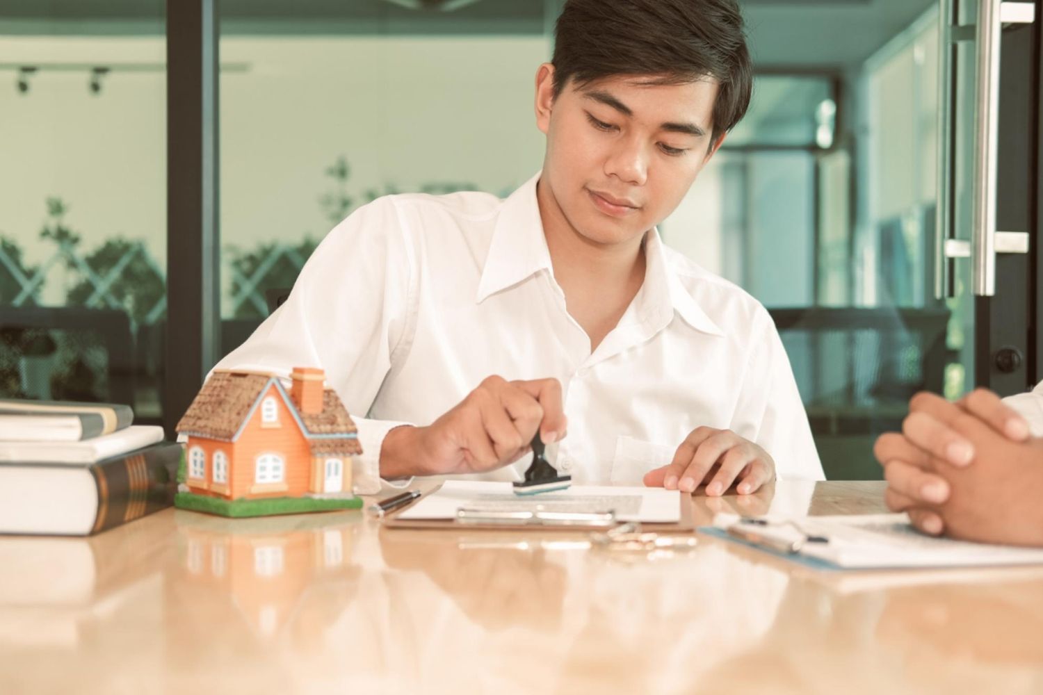Theo dõi dư nợ thường xuyên giúp bạn kiểm soát tài chính tốt hơn