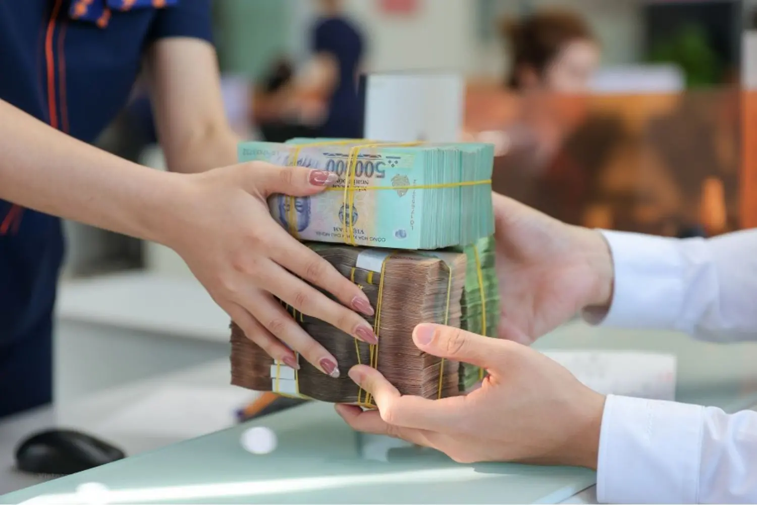 Vay ngân hàng 1 tỷ mua nhà trong 10-20 năm mỗi tháng trả bao nhiêu?