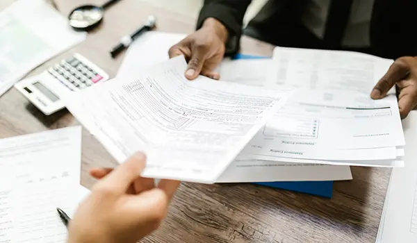 Tham gia bảo hiểm sẽ giúp bạn có những khoản dự phòng tài chính trong trường hợp có rủi ro xảy ra