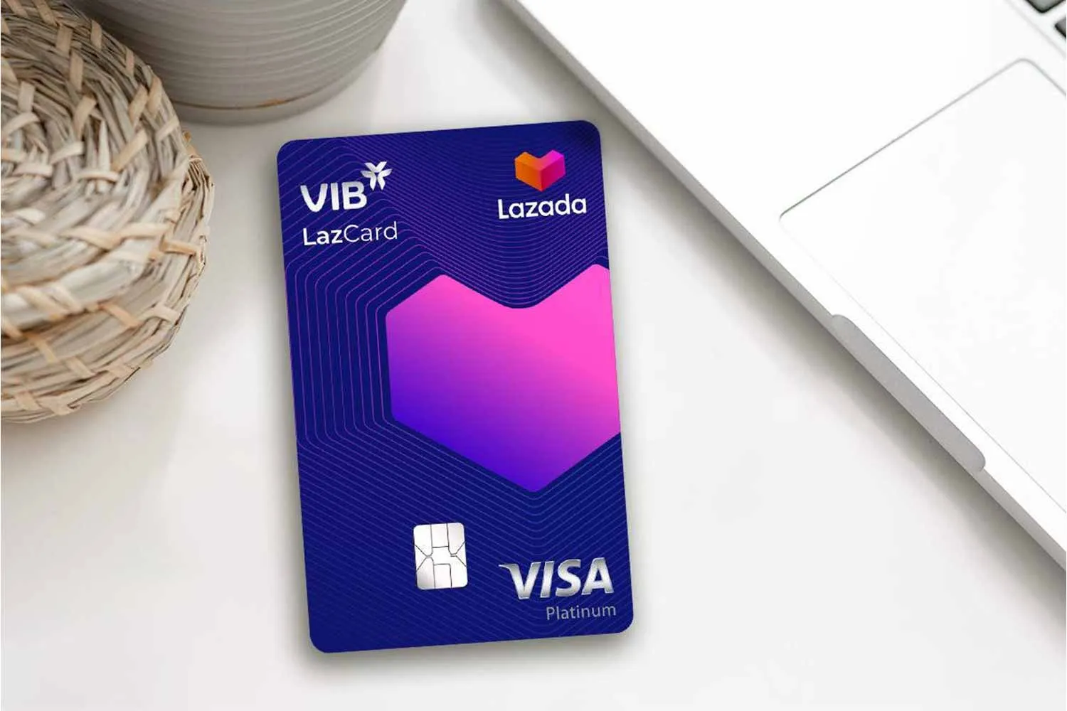 Nhận nhiều ưu đãi với thẻ Visa VIB LazCard khi mua sắm trực tuyến