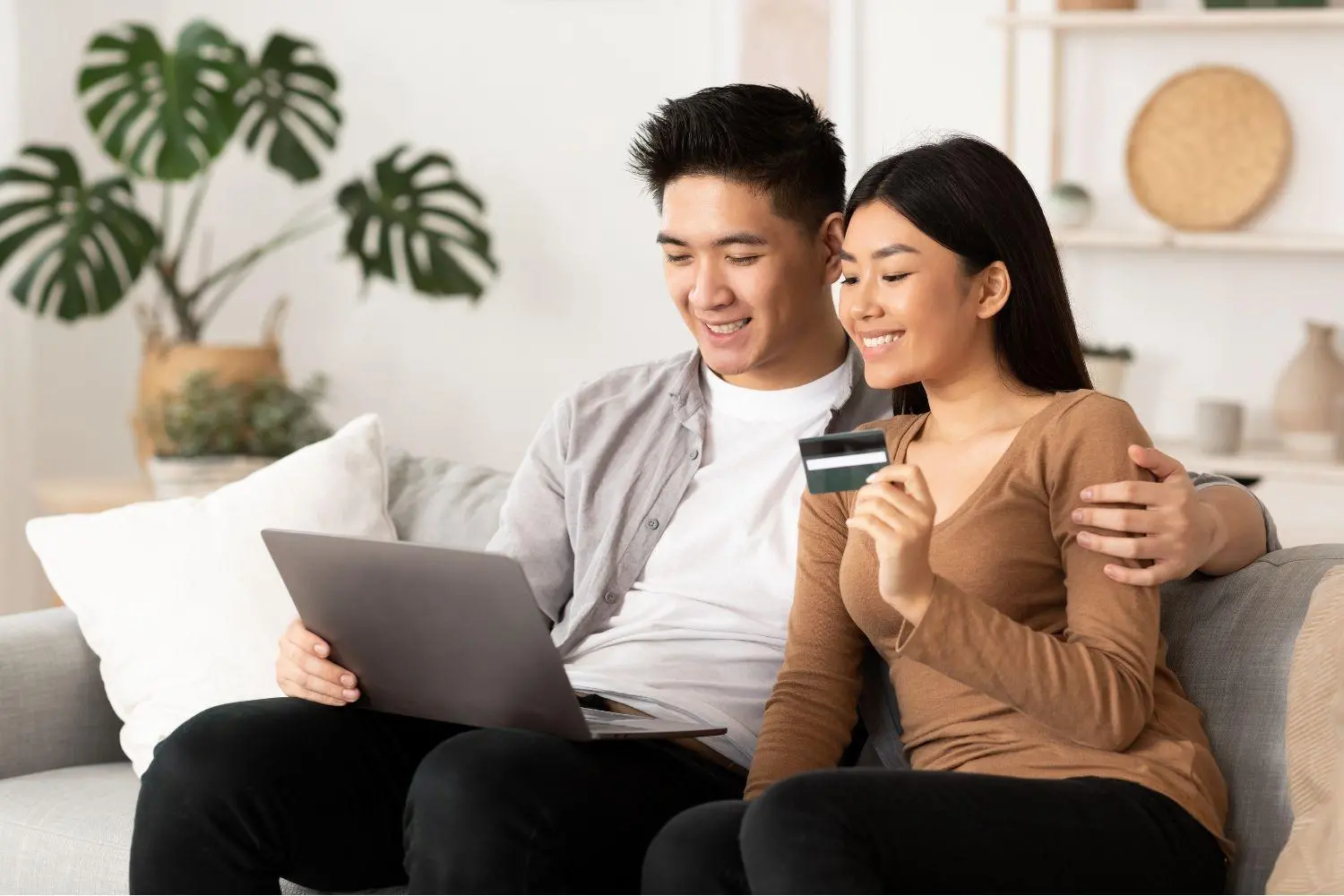 Thanh toán online nhanh chóng với thẻ tín dụng