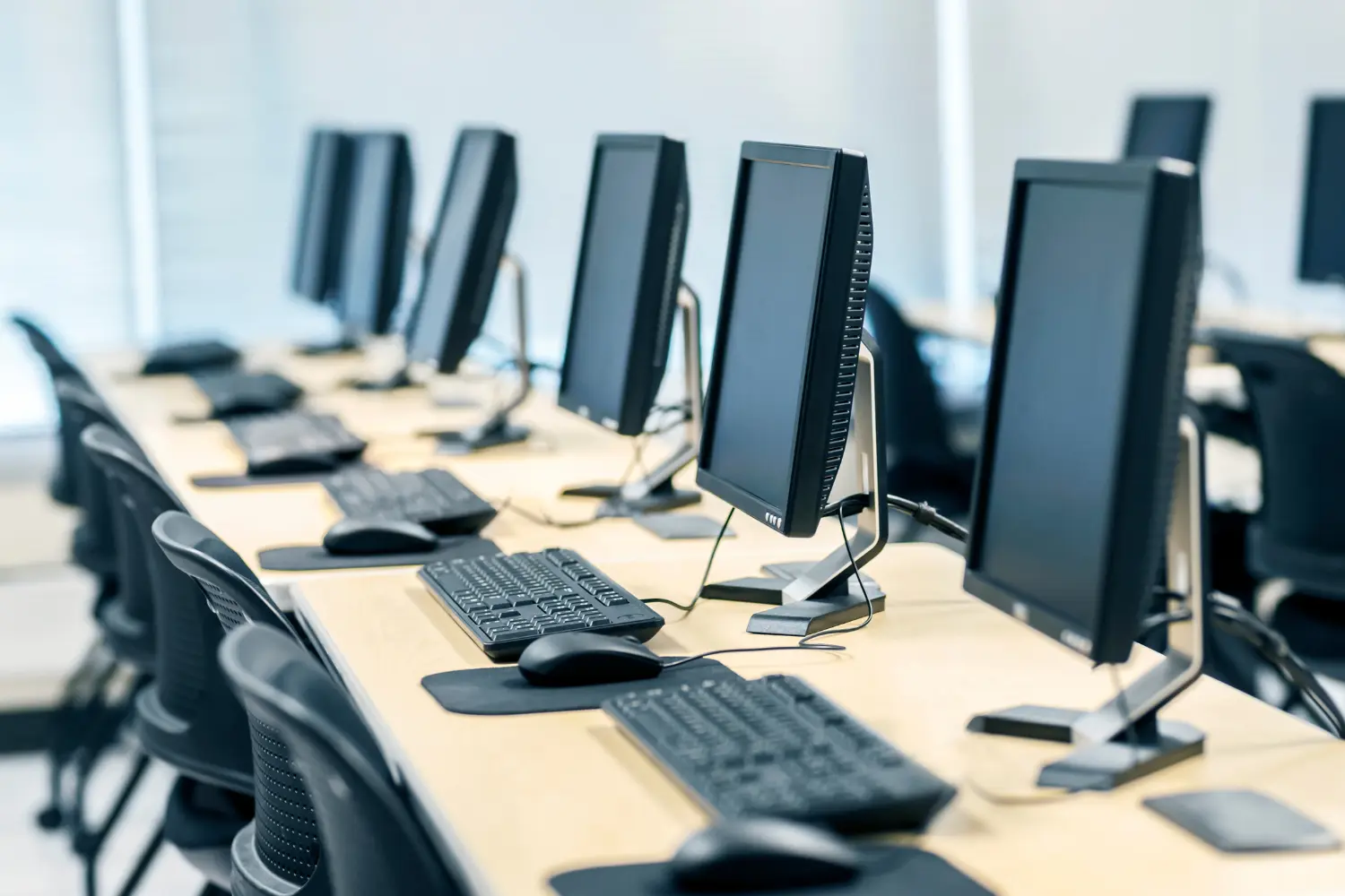 Sử dụng máy tính công cộng nhiều rủi ro khi thanh toán online bằng thẻ tín dụng
