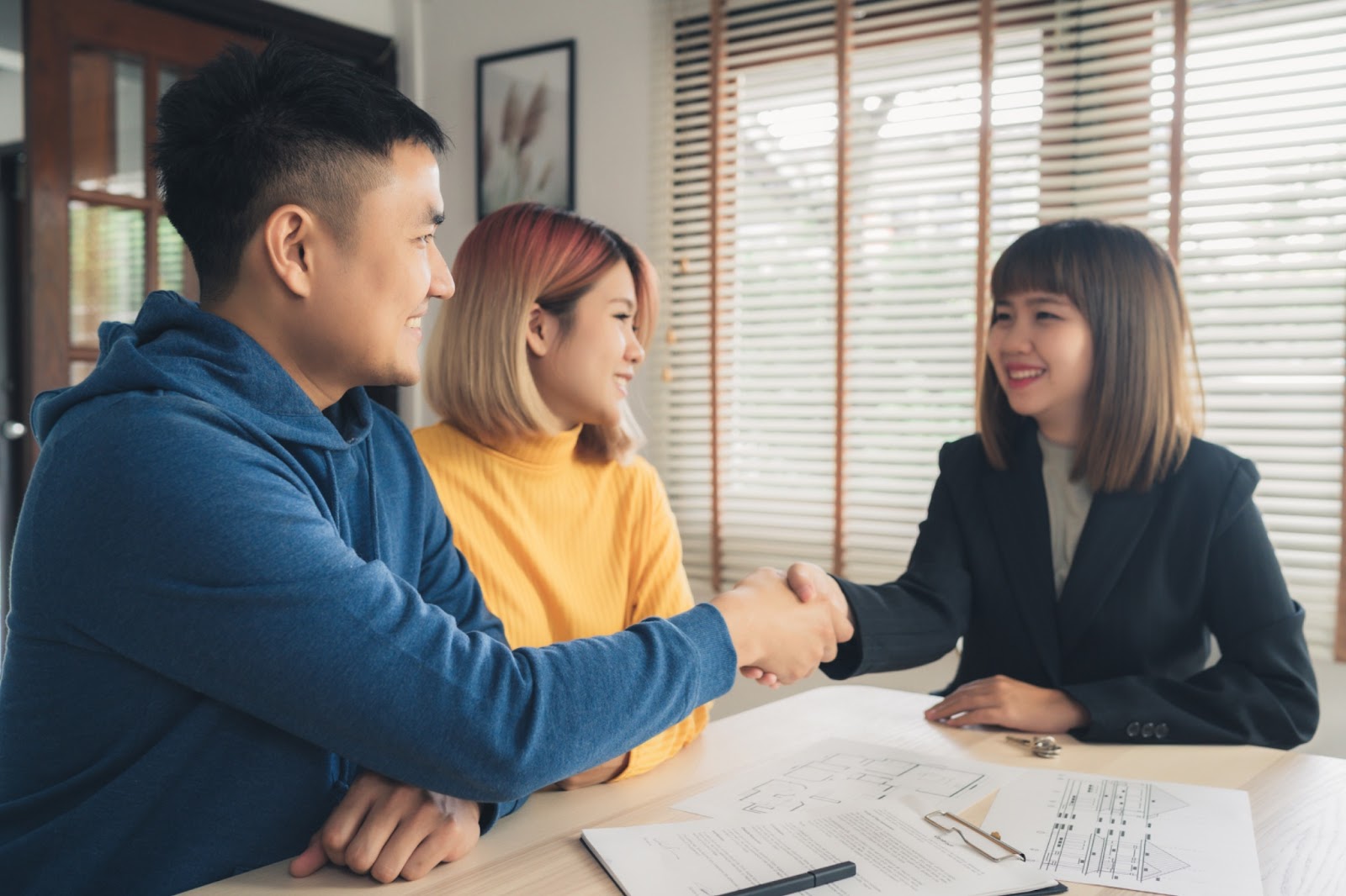 Để vay vốn tại ngân hàng, cá nhân cần chuẩn bị đầy đủ hồ sơ theo quy định