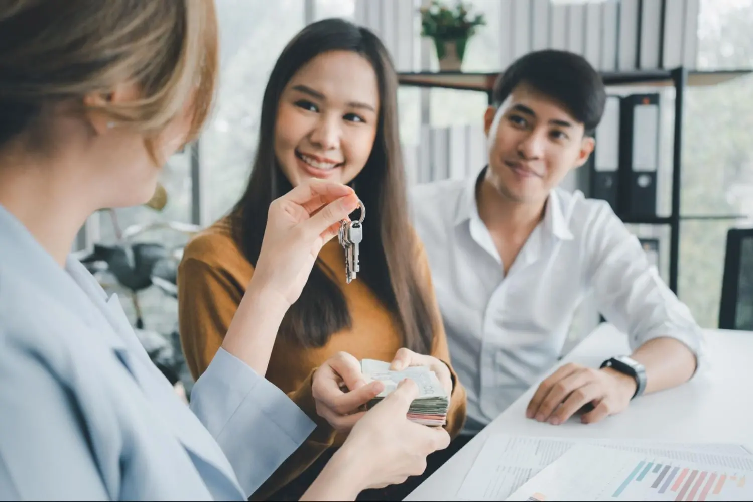 Bạn cần cân nhắc tình hình tài chính thực tế trước khi quyết định mua nhà