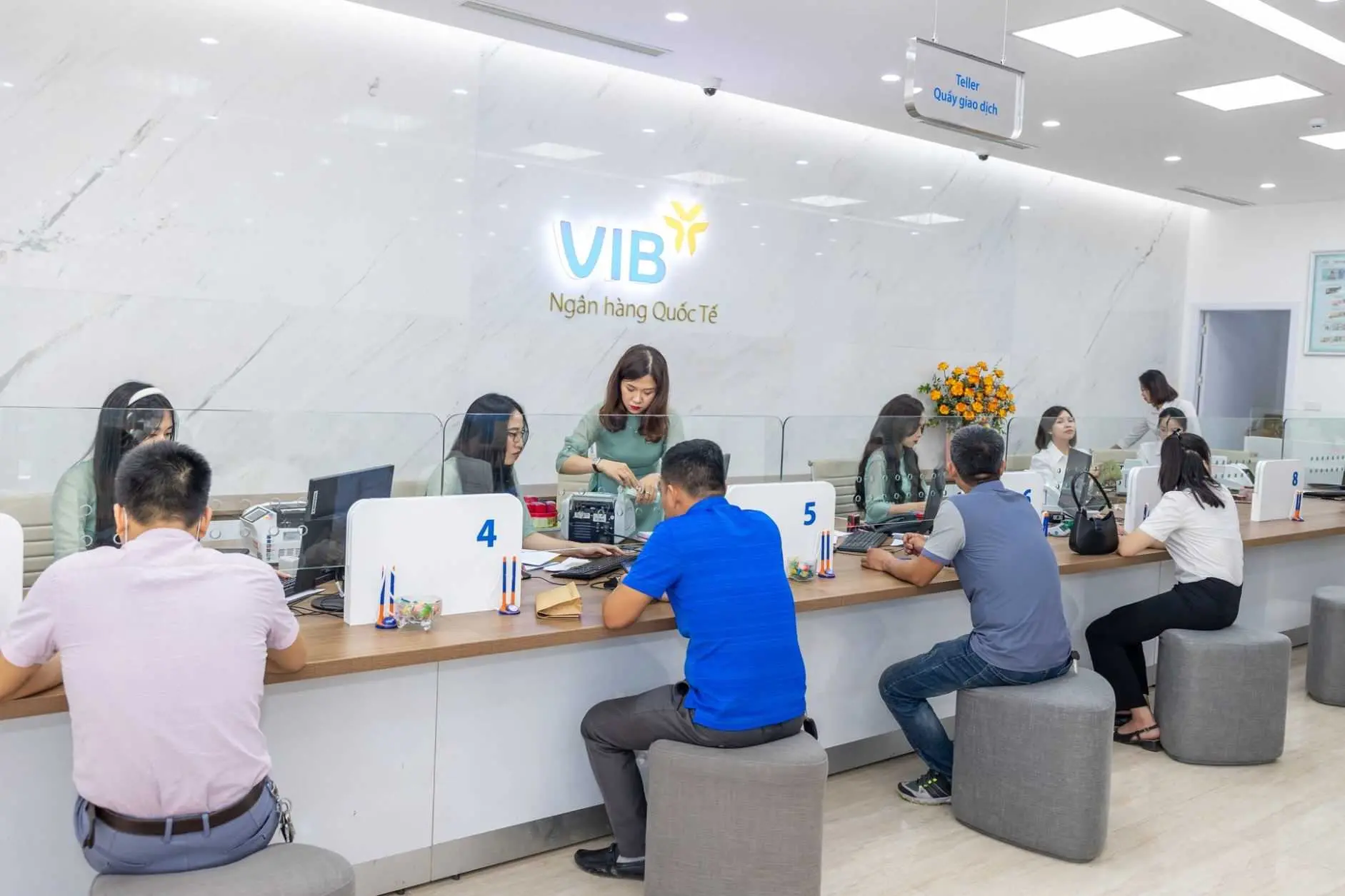 Bạn có thể đến trực tiếp ngân hàng VIB để nhận được sự hỗ trợ nhanh chóng nhất