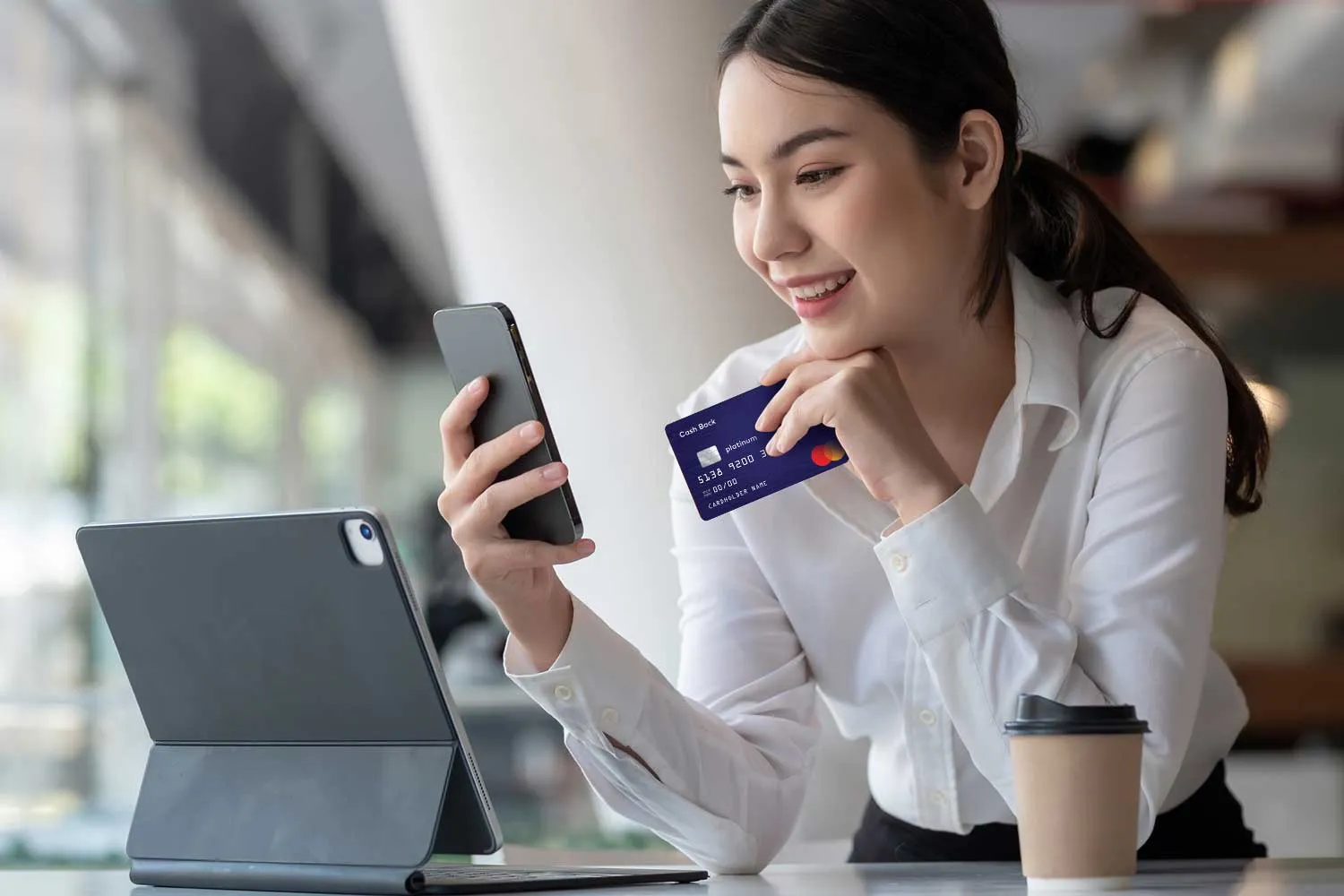 Chọn thẻ Debit hay Credit sẽ tùy thuộc vào nhu cầu của mỗi người