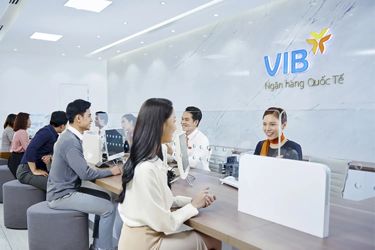 Khách hàng sử dụng eKYC hoặc KYC tùy theo từng dịch vụ