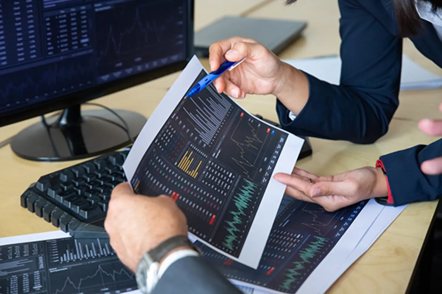 Quỹ ETF có những ưu và nhược điểm khác nhau. Quỹ ETF có những ưu và nhược điểm khác nhau.