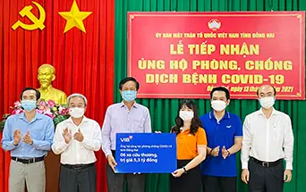 VIB tặng 6 xe cứu thương cho công tác phòng chống dịch tỉnh Đồng Nai