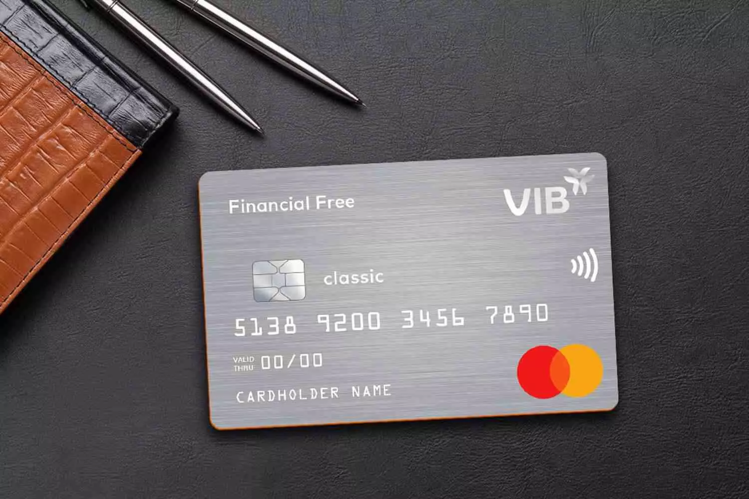 Dùng thẻ VIB Financial Free rút tiền mặt để được miễn lãi trong 3 kỳ sao kê đầu tiên