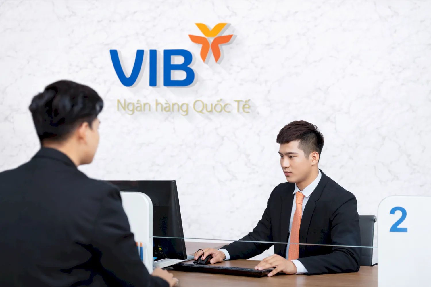Ngân hàng tiến hành xác minh thông tin trước khi phê duyệt khoản vay.