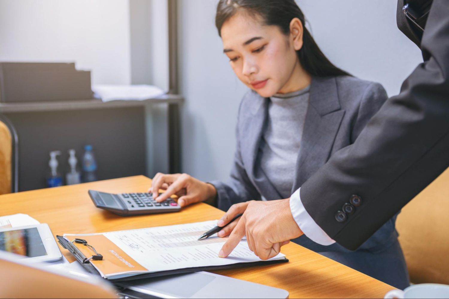 Dư nợ là số tiền còn lại mà người vay phải trả cho ngân hàng sau khi đã giải ngân khoản vay