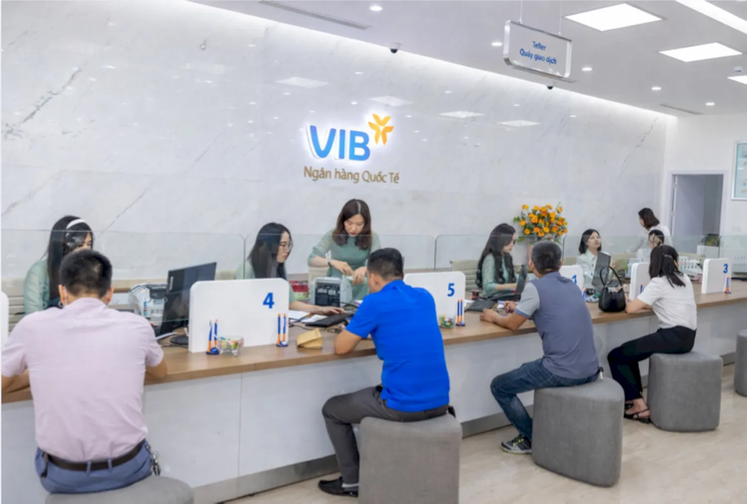 Ngân hàng tiến hành xác minh thông tin trước khi phê duyệt khoản vay.