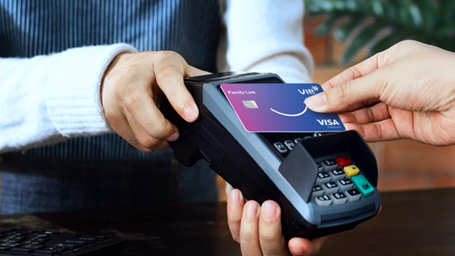 VIB hiện cung cấp nhiều giải pháp hỗ trợ thanh toán thẻ tín dụng linh hoạt cho khách hàng.