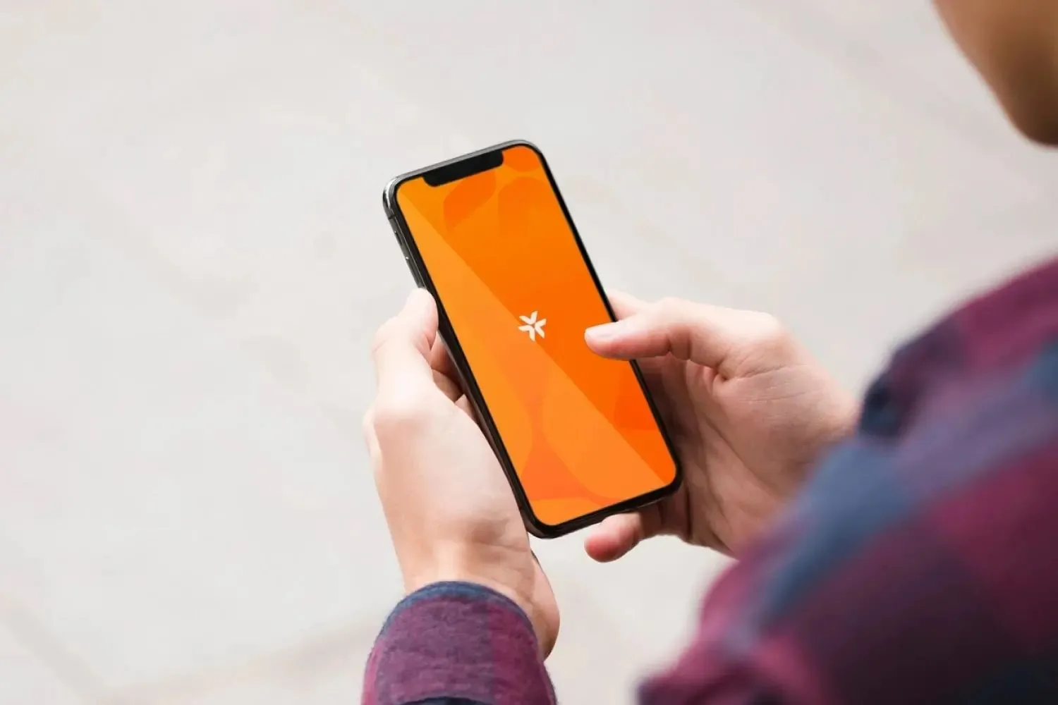 Làm thẻ ngân hàng online an toàn khi thực hiện trên ứng dụng chính thức của ngân hàng