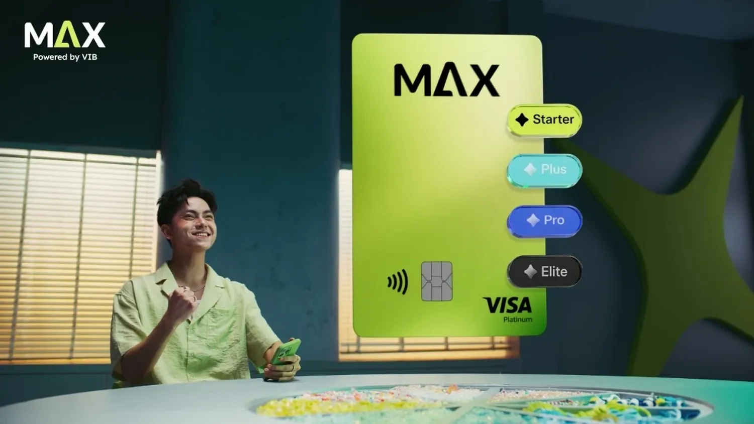 Ngoài trả góp 0%, khách hàng còn có thể nhận thêm ưu đãi từ đối tác như giảm giá, quà tặng hoặc hoàn tiền khi thanh toán bằng thẻ tín dụng.