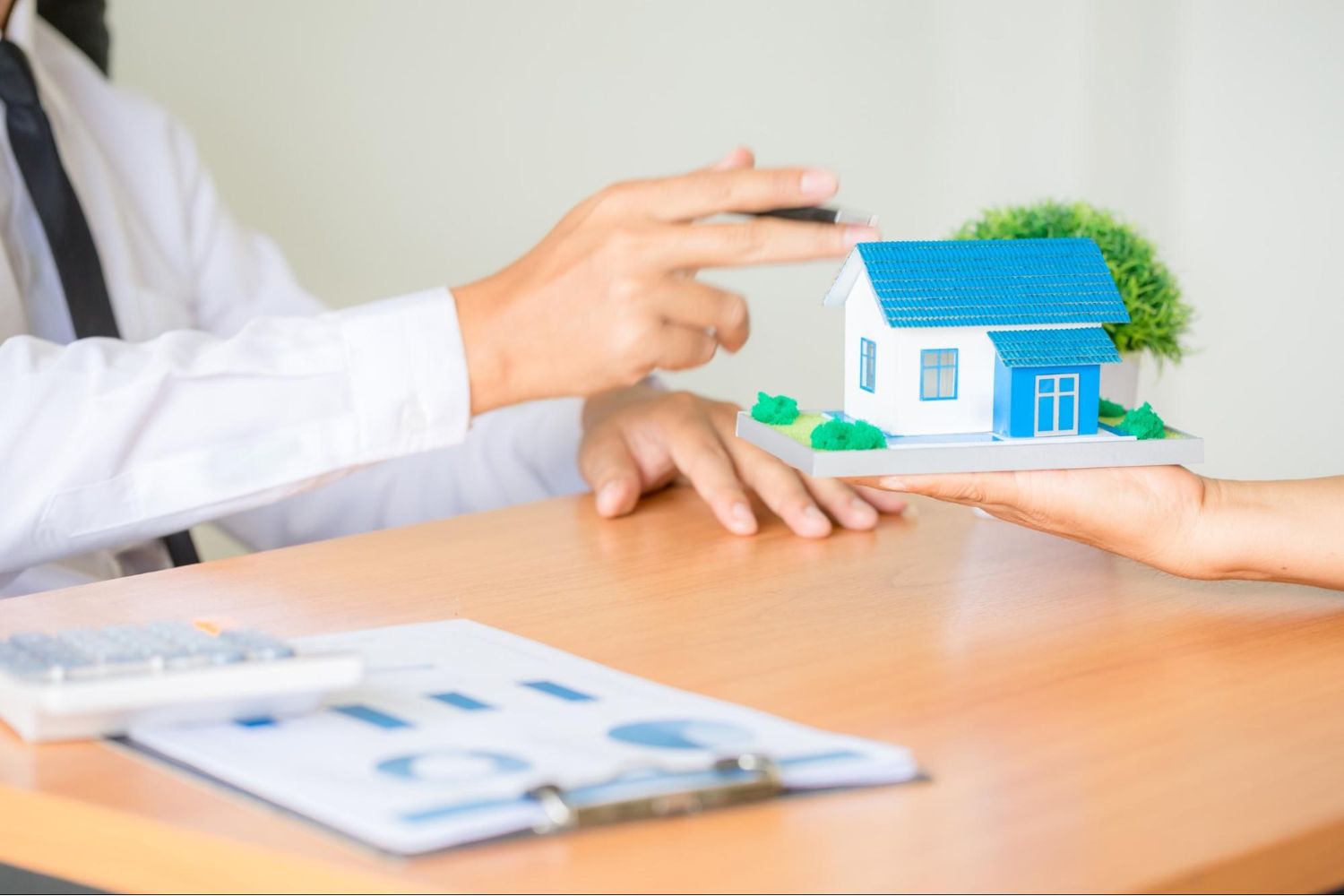 Ưu nhược điểm giữa nhà chung cư và nhà đất