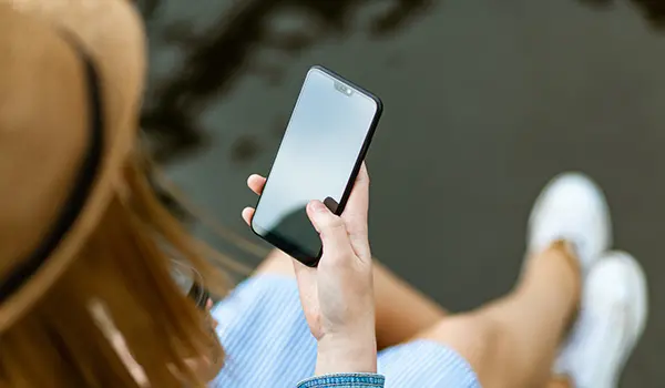 Đặt hình nền điện thoại bằng chính chiếc xe mà mình lựa chọn để nhắc nhở bạn mỗi ngày
