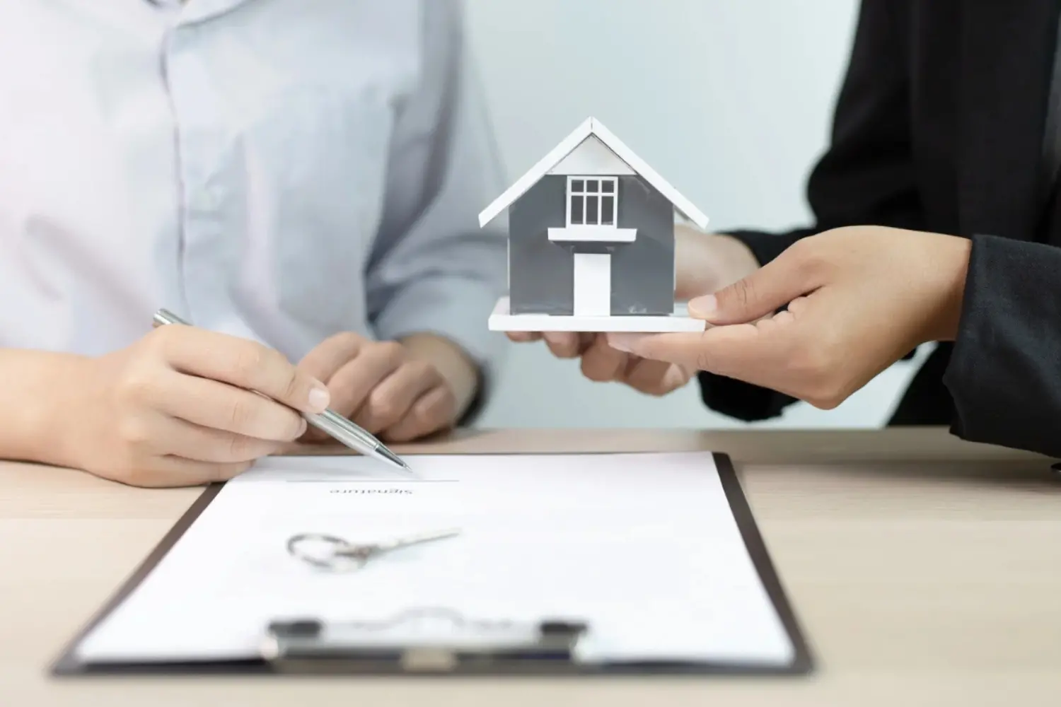 Thế chấp nhà vay ngân hàng lãi suất bao nhiêu?