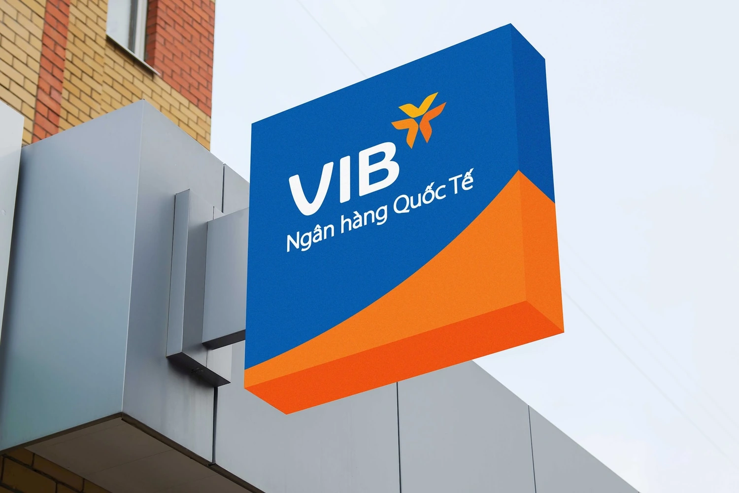 VIB thu hút nhiều học sinh, sinh viên nhờ hệ sinh thái ngân hàng số hiện đại, đa dạng sản phẩm thẻ và nhiều chương trình ưu đãi dành cho người trẻ.