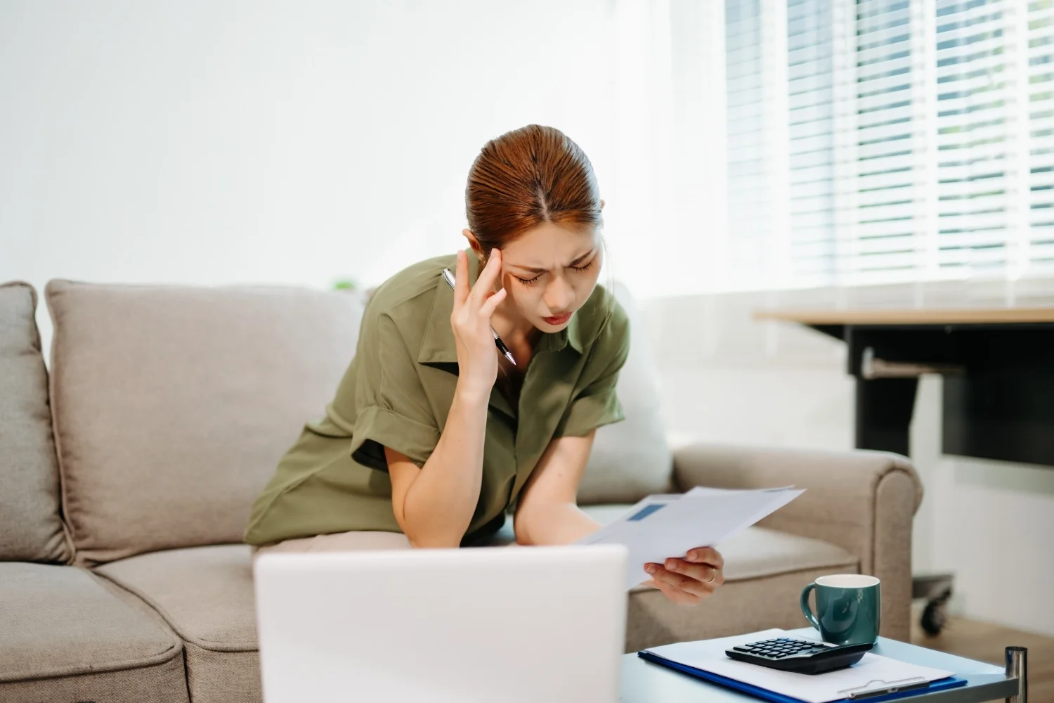 DTI cao cho thấy bạn đang có áp lực trả nợ lớn, làm giảm khả năng được ngân hàng xét duyệt vay thêm.