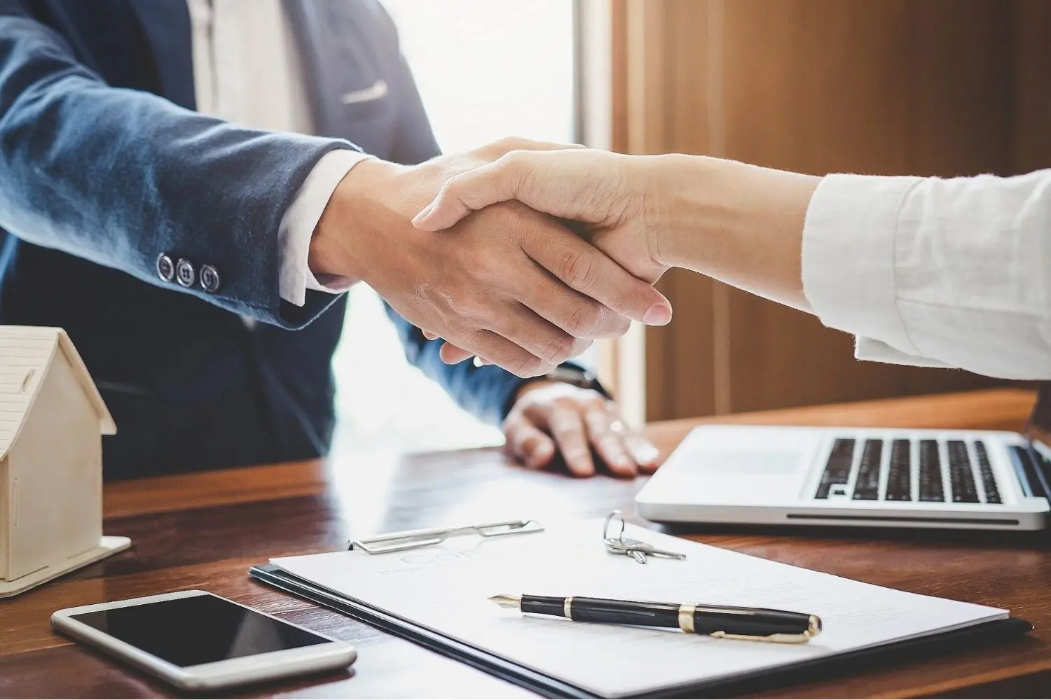Vay ngân hàng bằng hợp đồng mua bán căn hộ chung cư được không?