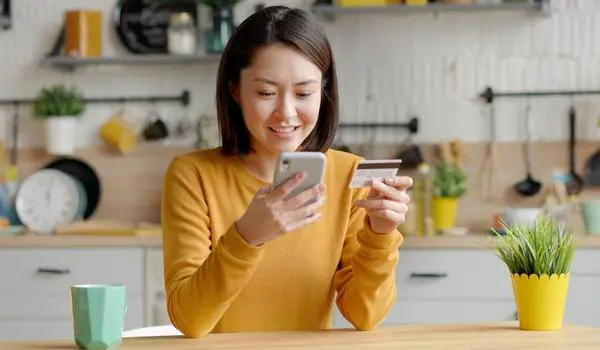 Thanh toán không dùng tiền mặt được khách hàng ưu tiên sử dụng