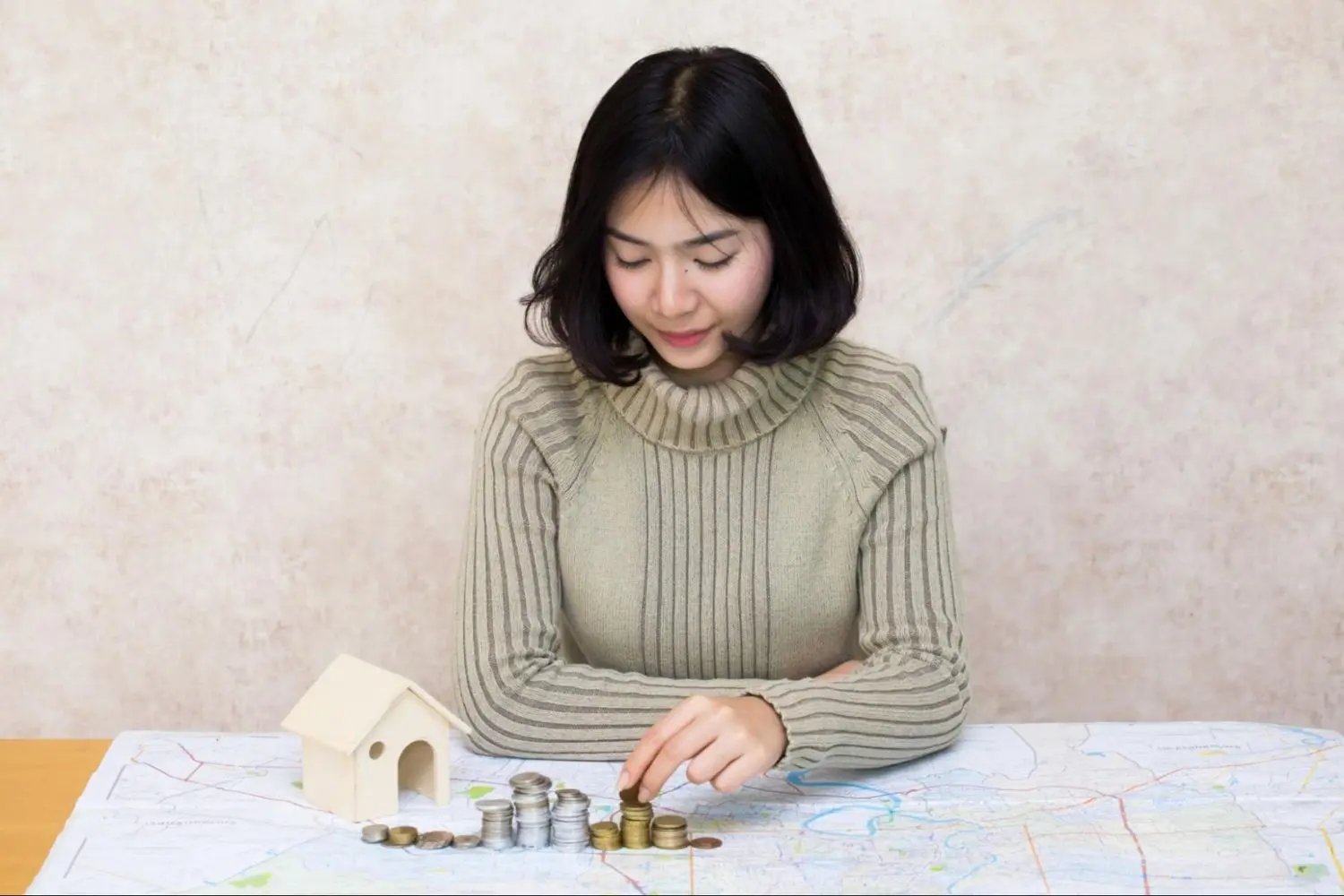 Người vay cần đáp ứng một số điều kiện khi vay thế chấp sổ đỏ/hồng chung
