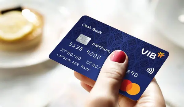 Chỉ cần 2 - 3 ngày là bạn sẽ nhận được thẻ ngân hàng của VIB được gửi đến tận nhà