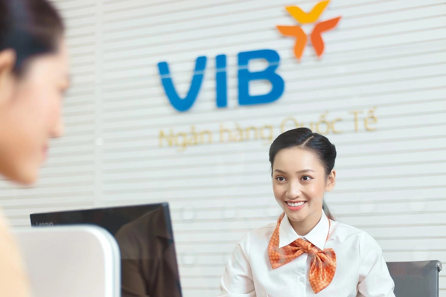Gửi tiết kiệm là hình thức đầu tư đơn giản và an toàn