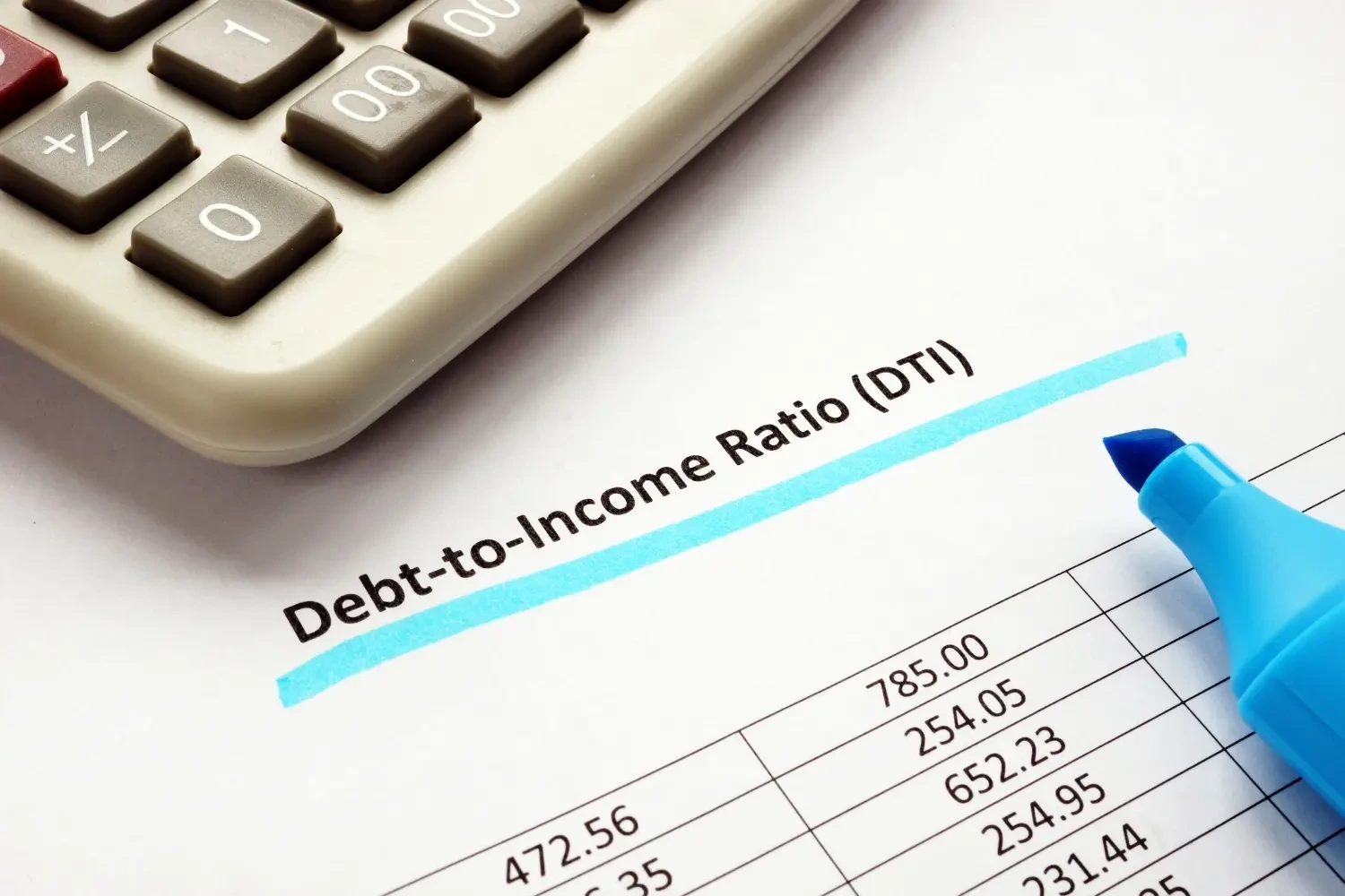 Cần giữ tỷ lệ DTI dưới 40 50 để hồ sơ mua trả góp dễ được duyệt hơn.