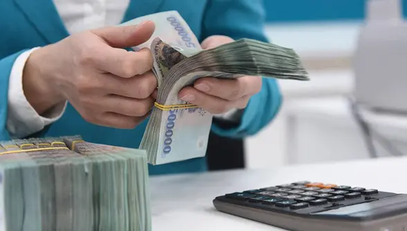 Bạn hoàn toàn có thể rút toàn bộ tiền tiết kiệm trước thời hạn bất cứ lúc nào
