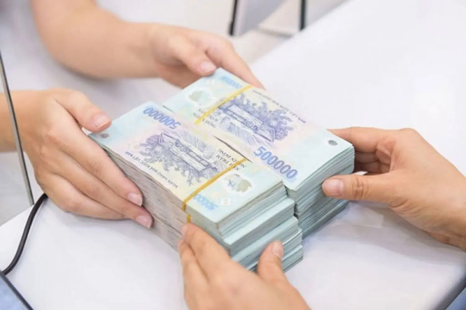Vay ngân hàng 2 tỷ trong 10-20 năm mỗi tháng trả bao nhiêu?