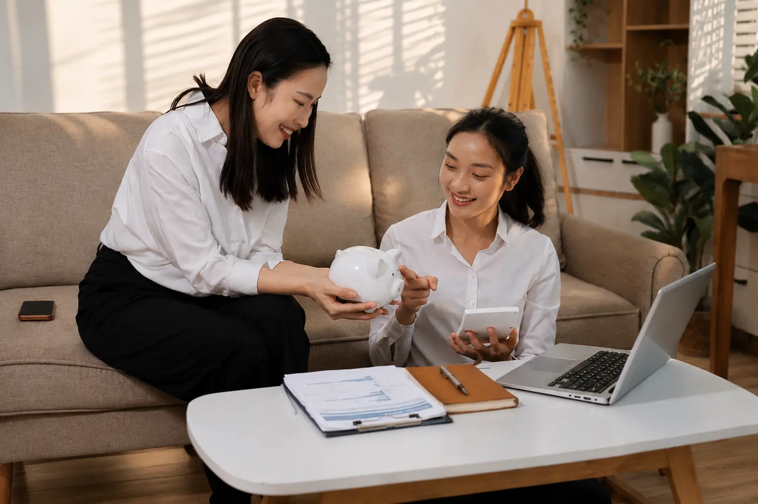Thay vì tiết kiệm số tiền còn dư vào cuối tháng, phương pháp "Pay Yourself First" yêu cầu thực hiện việc này ngay khi dòng tiền vừa đổ về túi.