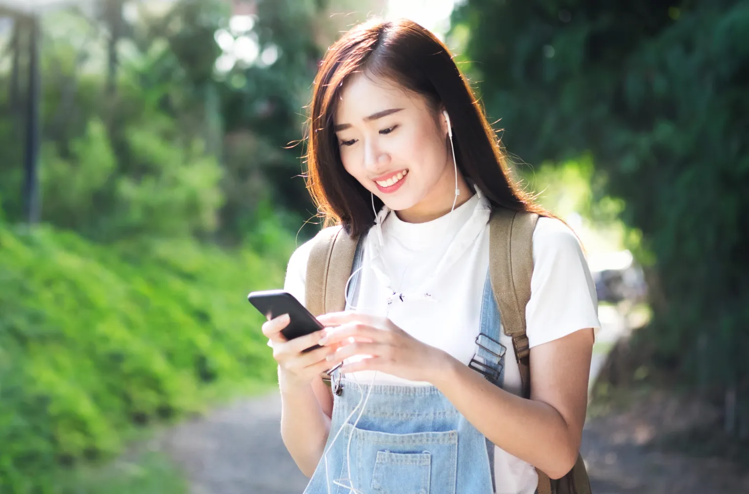 Gửi tiền tích lũy và gửi tiền tiết kiệm là hai loại hình gửi tiền phổ biến mà người thường sử dụng