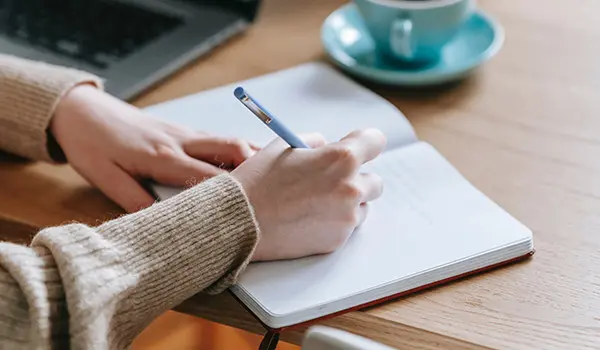 Hoạt động quản lý tài chính là quá trình lập kế hoạch, tổ chức hay kiểm soát nguồn tài chính