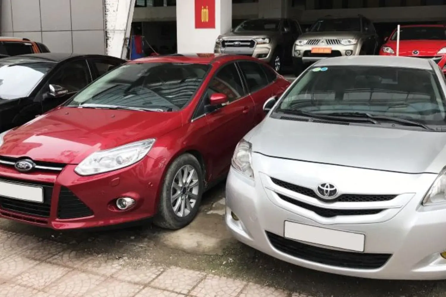 Mua xe ô tô cũ trả góp hay vay mua ô tô mới?