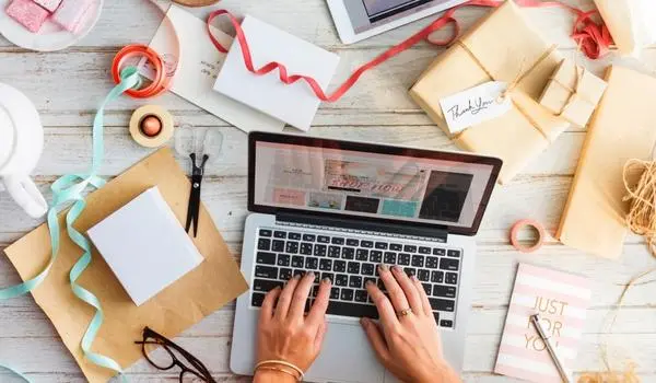 Hoạt động kinh doanh Online đang trở thành xu thế của thời đại