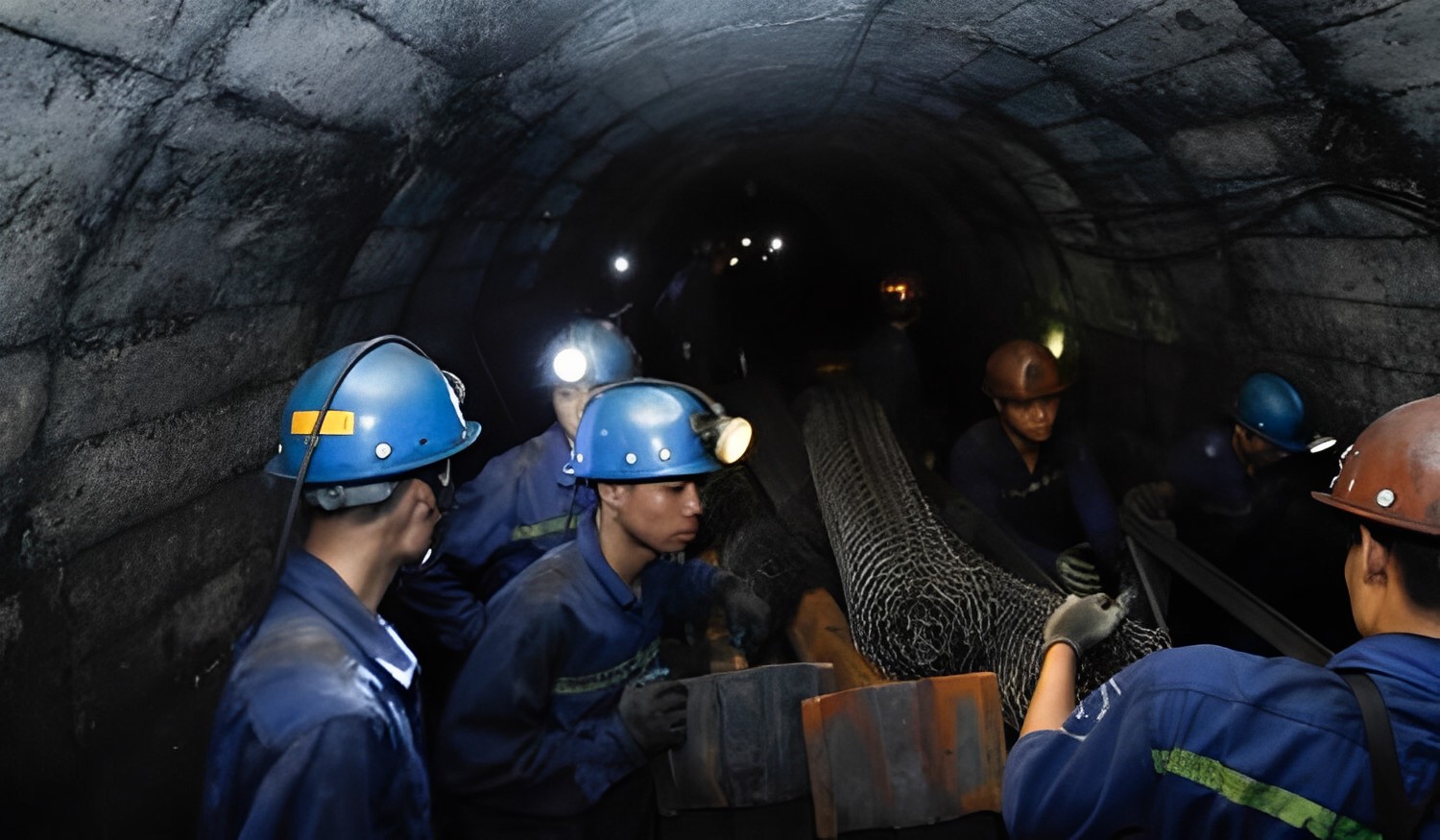 Điều kiện hưởng lương hưu được Luật Bảo hiểm xã hội quy định rõ ràng.