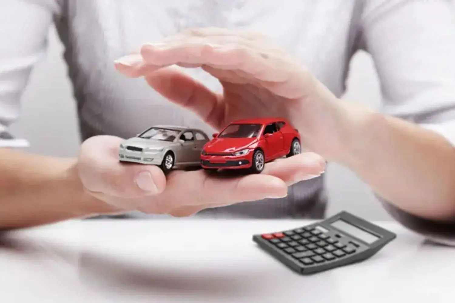 Mua xe ô tô cũ trả góp hay vay mua ô tô mới?