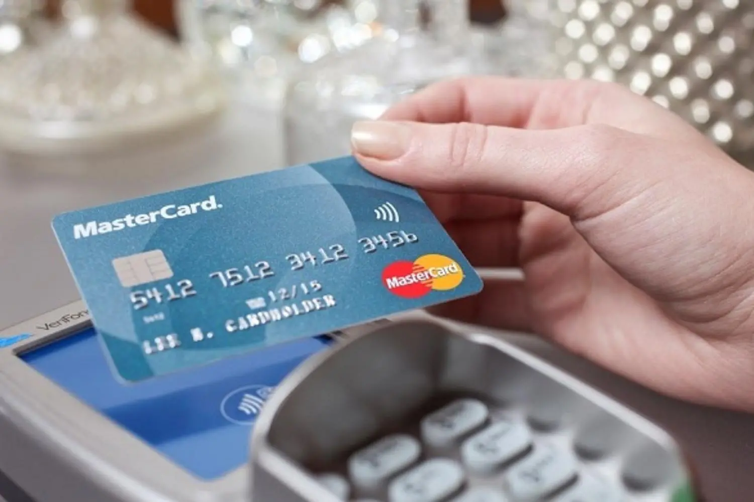 Thẻ MasterCard cho phép bạn thực hiện các giao dịch toàn cầu