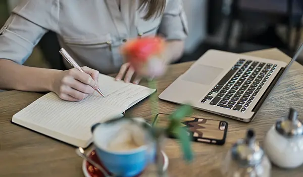 Ghi chép lại chi tiêu hàng tuần là cách để bạn tiết kiệm tiền hiệu quả hơn
